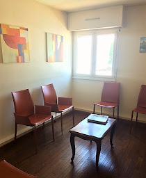 Photo n°4 de Derhy Bernard à Eaubonne (Dentiste)