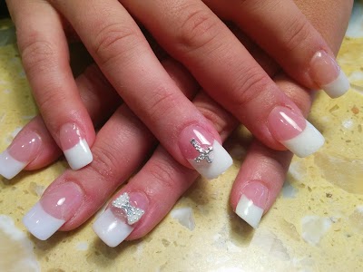 AJ Nails & Spa