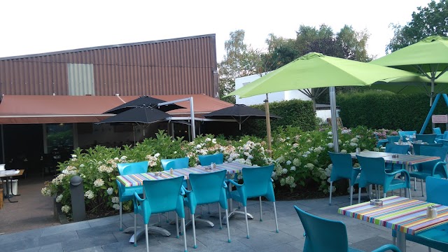 Tennis Couvert de Maison Bois