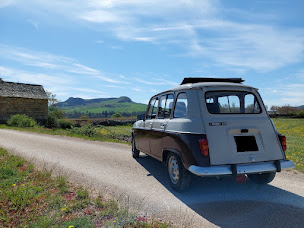 Photo n°16 de Gévaudan Classic Auto - Location de véhicules Anciens d'exception - à Marvejols (Agence de location de voitures)