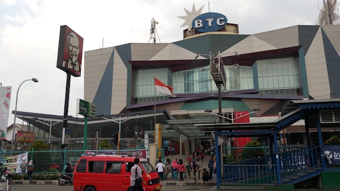 HARI HARI Pasar Swalayan Cabang Bekasi Trade Center, Author: Sulaiman Tungku Pizza