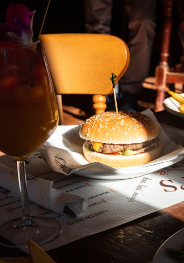 Mamy's Pub - Visual