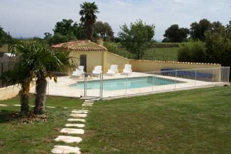 Photo de Gîte les Mimosas: location maison gîte avec piscine centre Var Chaine des Maures à Pignans (83790)