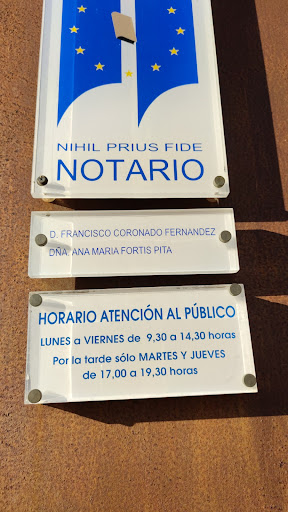 Notaría. Ana María Fortis y Rosa María Barnés