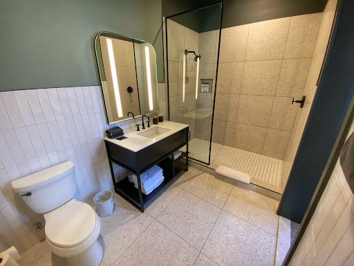 Kinn Guesthouse Downtown Milwaukee Gallery - United States