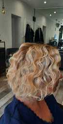 Photo n°2 de Sabrina Coiffure à Cabannes (Salon de coiffure)