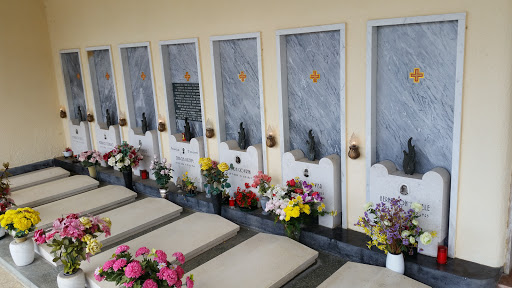Cimitero con sezione partigiani - Thumbnail
