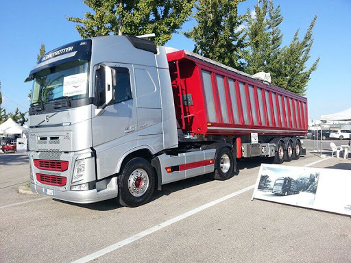 GL TRANSPORT SRL Logo