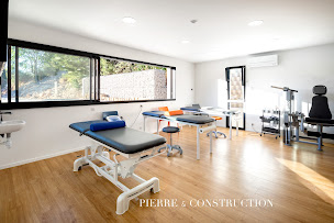 Photo n°22 de Pierre et Construction à Châteauneuf-le-Rouge (Villa)