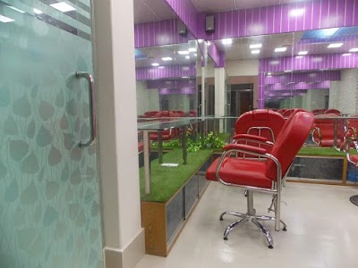 Photos of Aklimas beauty parlour