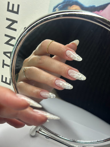 Les Mains d’Anaïs - Thumbnail
