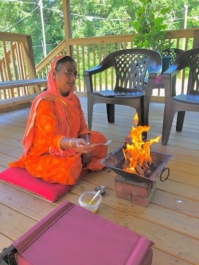 Vishwa Gayatri Yoga Ashram - Hindu Temple