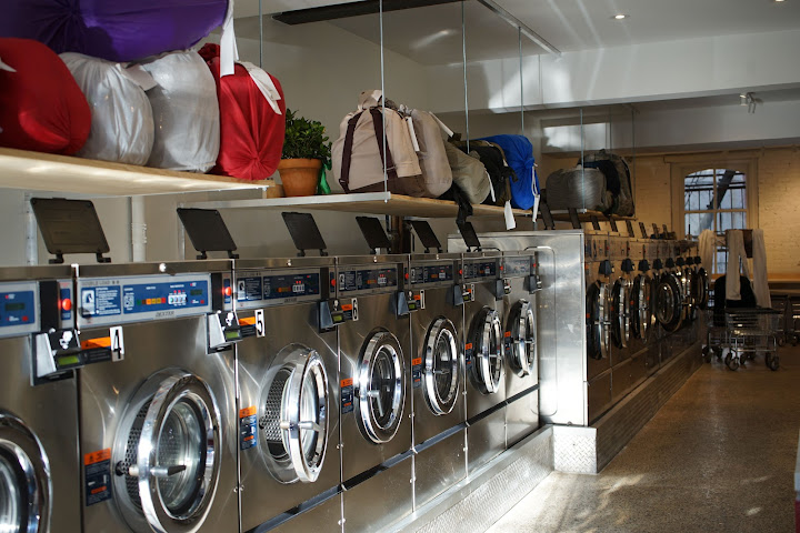 Laundry & Latte by null