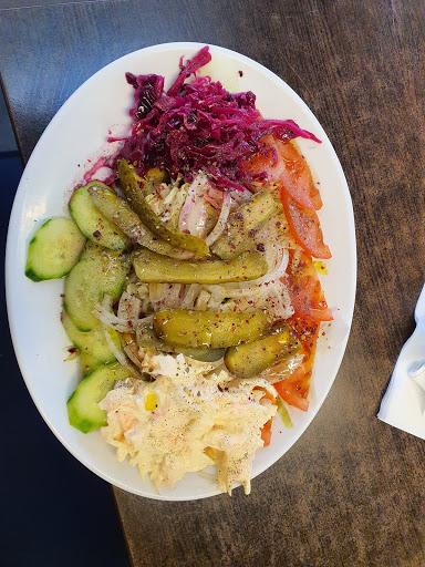 Ali’s Cafe - Visual