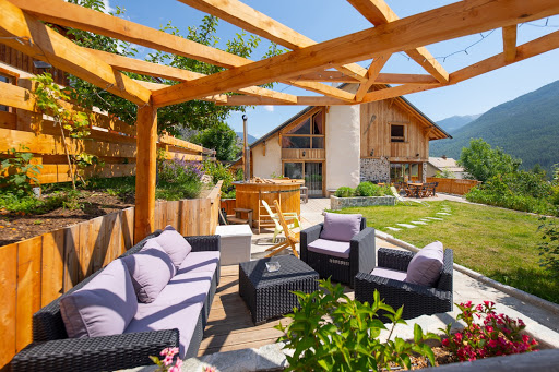 Photo de Camping Caravaneige Locations l'Iscle de Prelles à Saint-Martin-de-Queyrières (05120)