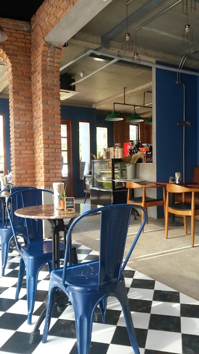 Photos of Le Bleu Caf&eacute;