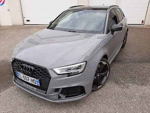 Photo n°2 de ELS CARROSSERIE Saint laurent de mure à Saint-Laurent-de-Mure (Atelier de mécanique automobile)