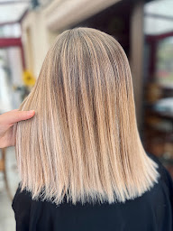 Photo n°15 de Coiffure Et Maquillage By So à Roussines (Maquilleur.euse)