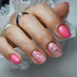 Photo n°3 de Virgi'Nail à Mauzé-sur-le-Mignon (Salon de manucure)