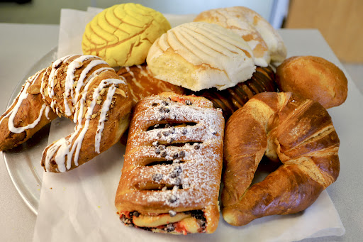 M Bakery - Visual