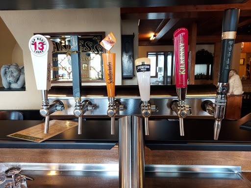 Lotti's Pub - Visual