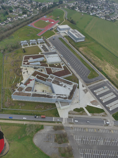 Comprehensive School Caroline Aigle - Thumbnail