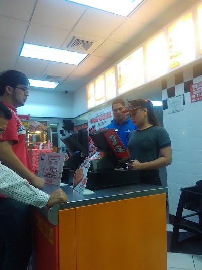 Photos of Little Caesars Salida A La Lima, SPS