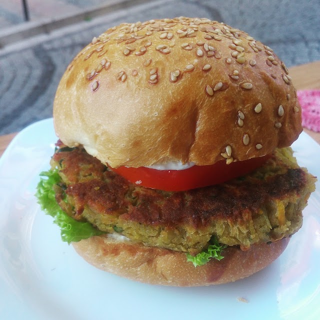 Kune Petro Cafe
