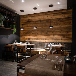 Photo n°24 de Carné - Restaurant & Bar Courchevel à Courchevel (Bar à vin)