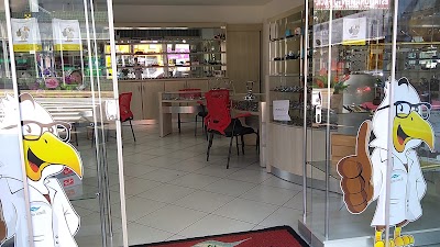 Photos of &Oacute;ticas Lunelli