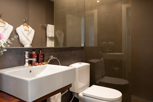 Duquesa Suites Landmark Hotel by Duquessa Hotel Collection - Thumbnail