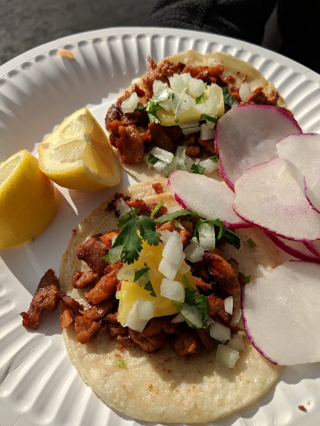 Leo's Taco Truck