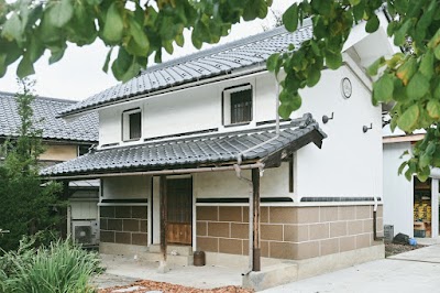 The Bath & Bed Obuse