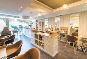 Photo n°2 de Un Hair Naturel Carquefou à Carquefou (Salon de coiffure)