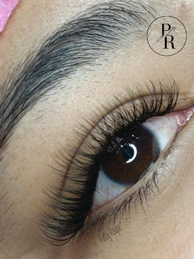 Beauty lashes & nail's art by Patty