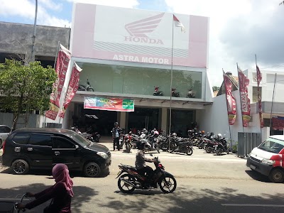 Photos of Astra Motor Kebumen