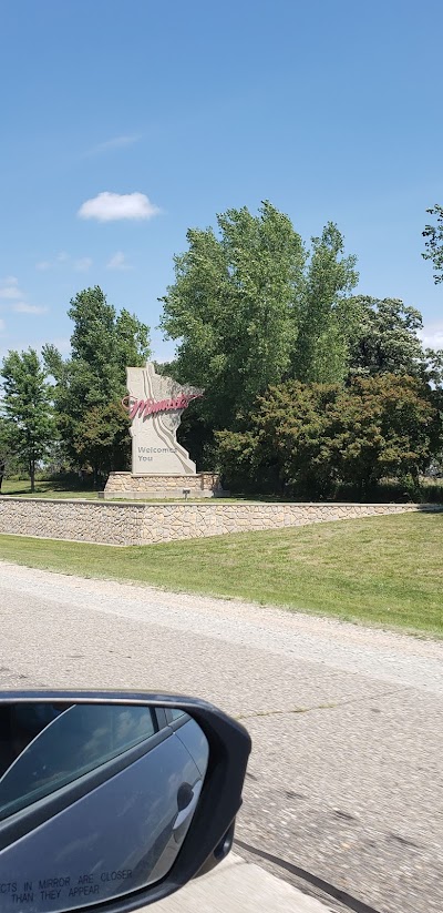 Minnesota welcome sign