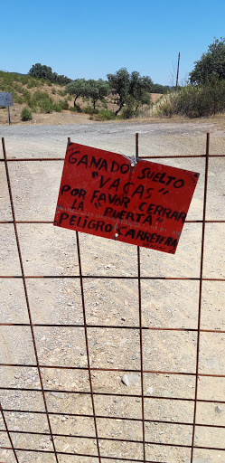 Cancela de acceso a zona de senderismo, pesca. - Thumbnail