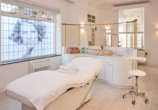 Esthétique Luxury Skin Solutions - Thumbnail
