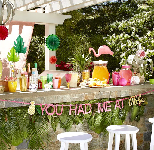 BASH PARTY STORE - Visual