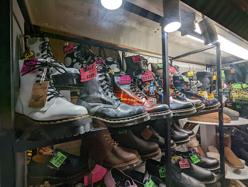 Martin's Shoe Stores - Thumbnail