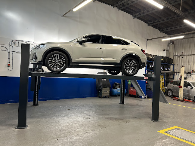 D G Motors
