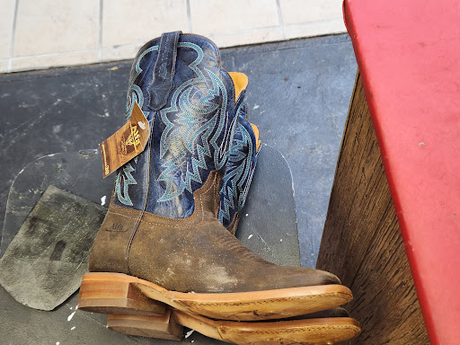Arnold Boot & Shoe Repair - Thumbnail