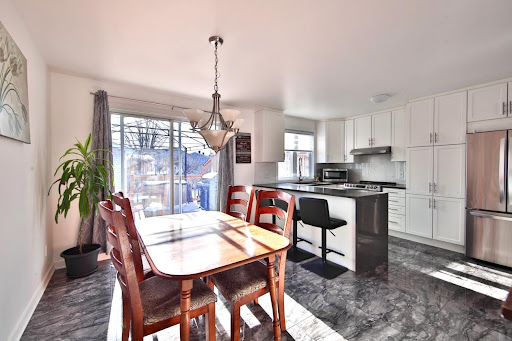 Isabel Latulippe courtier immobilier résidentiel et commercial Longueuil RE/MAX PRIVILEGE INC - Thumbnail