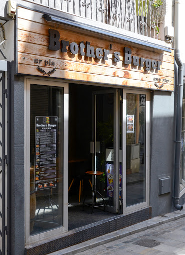 Photo 10 - Burger truck