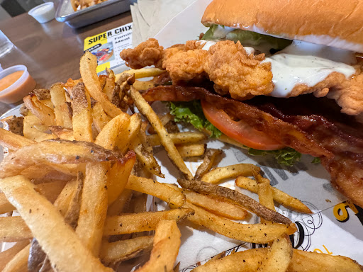 Super Chix - Hoover - Thumbnail