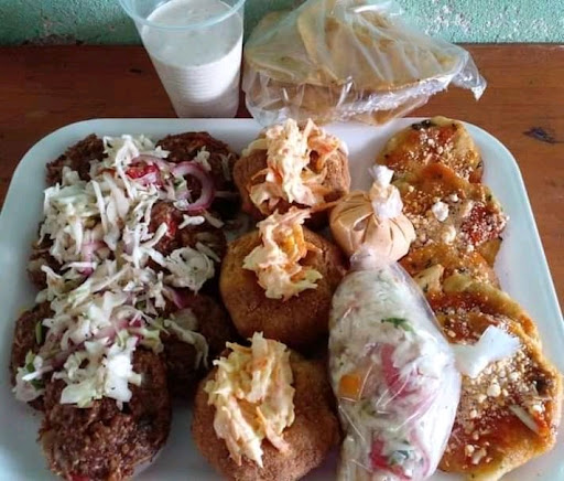 Antojitos , Bocadillos Fiesteros y Botanas de Pescados y Mariscos "YADE" - Thumbnail