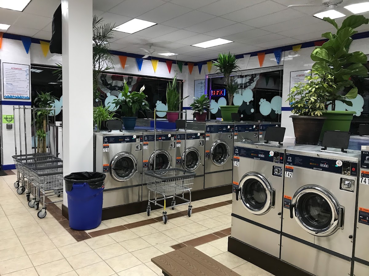 Super Laundromat laundromat interior in Bridgeport, CT