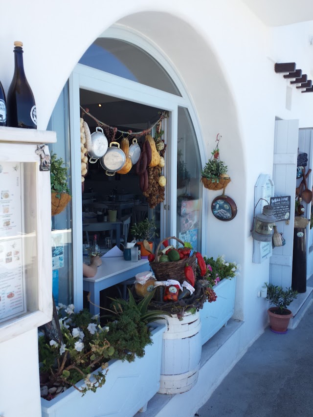 Mama Thira Tavern