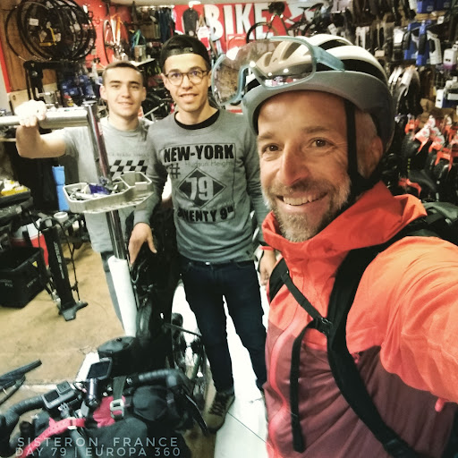 BIKE CORNER / SHOP / REPAIR / LOCATION / COFFEE - Thumbnail